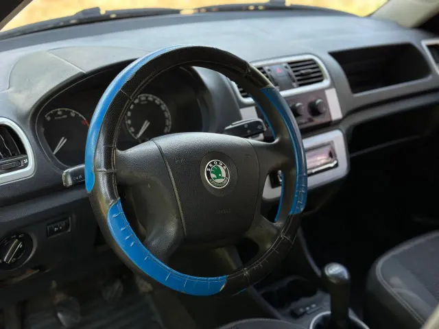 Skoda Fabia - фото 5