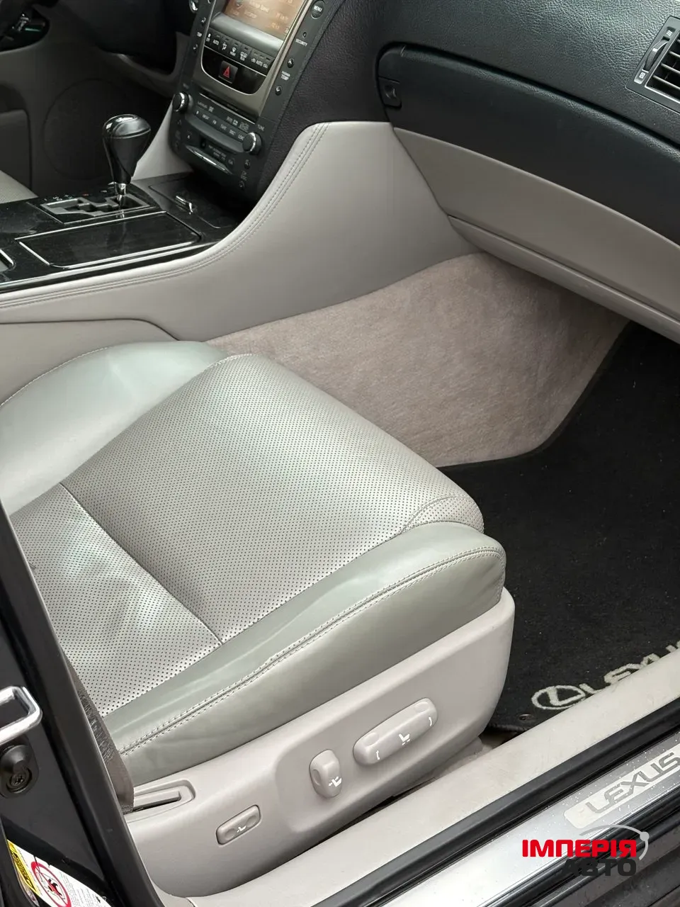 Lexus GS - фото 21