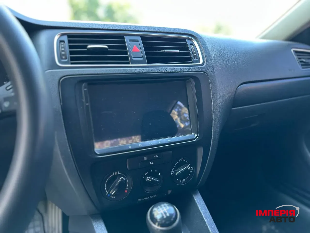 Volkswagen Jetta - фото 8