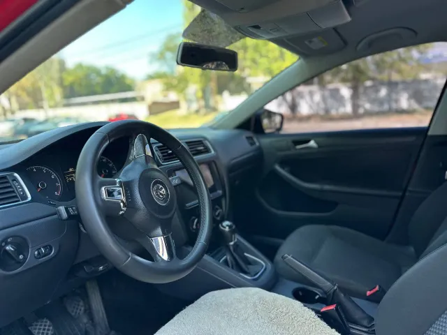 Volkswagen Jetta - фото 3