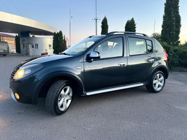 Dacia Sandero - фото 5