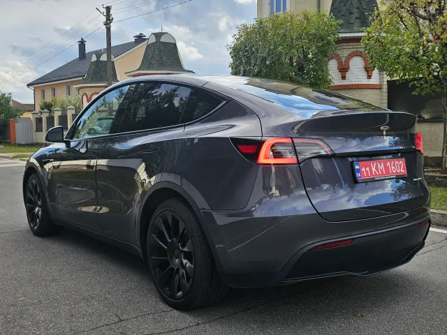 Tesla Model Y - фото 4
