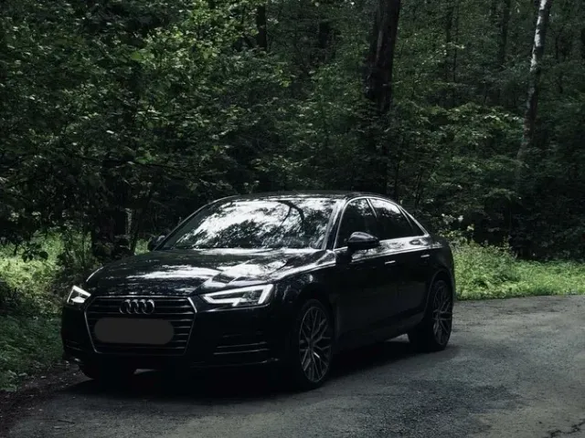 Audi A4 - фото 2