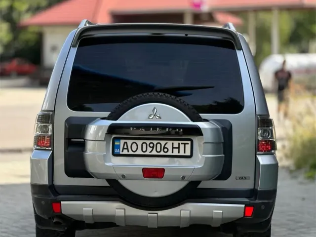 Mitsubishi Pajero - фото 2