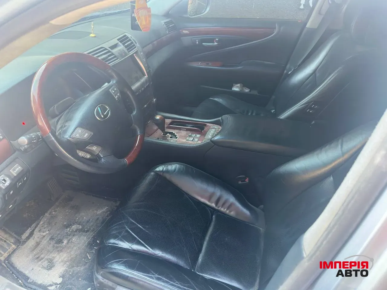 Lexus LS - фото 8