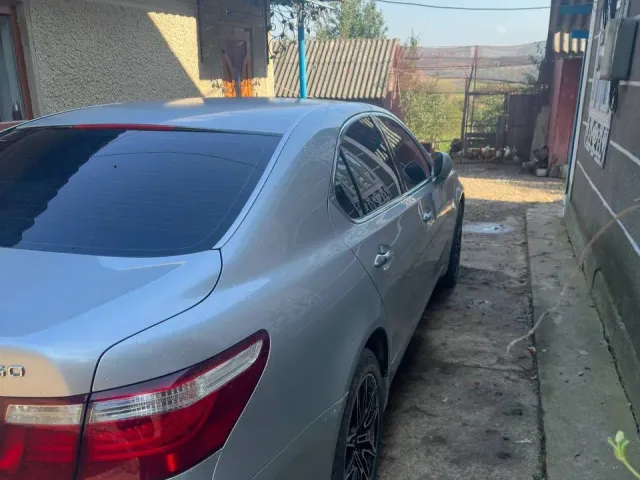 Lexus LS - фото 2