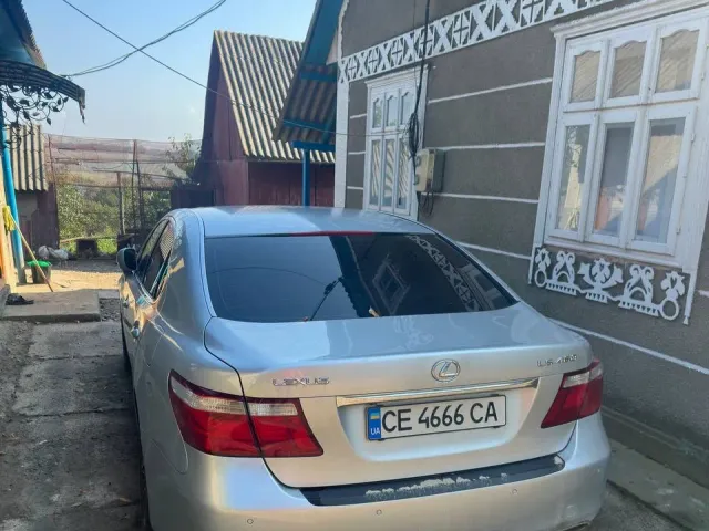 Lexus LS - фото 4