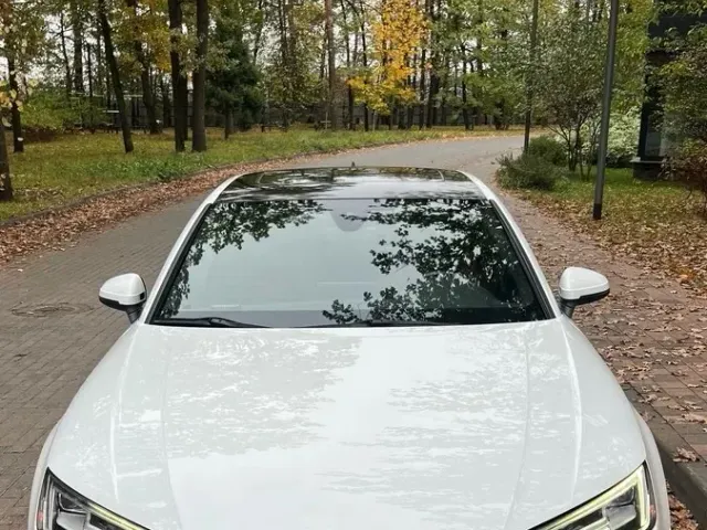 Audi A4 - фото 1