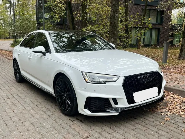 Audi A4 - фото 2