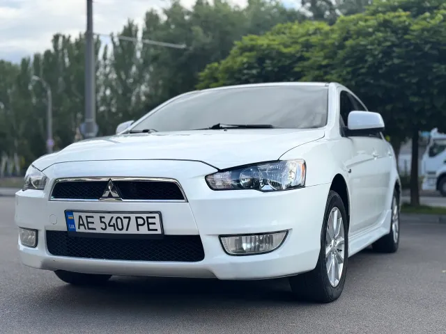 Mitsubishi Lancer - фото 2