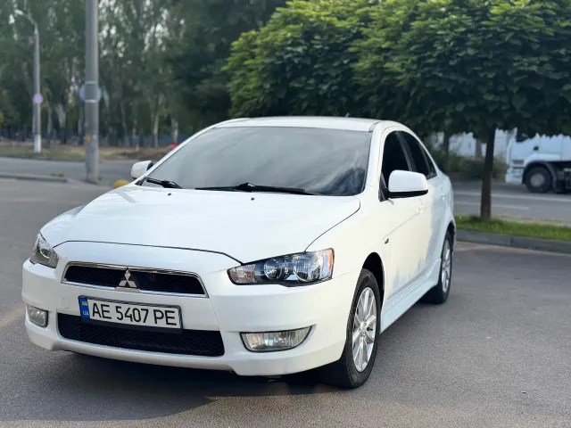 Mitsubishi Lancer - фото 4
