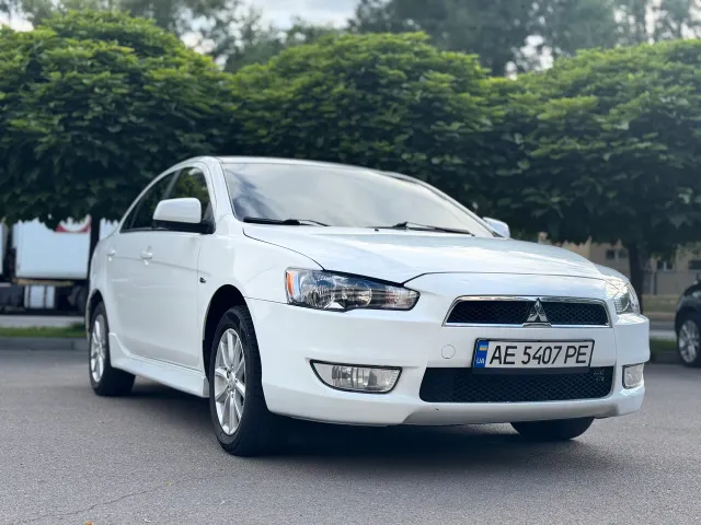 Mitsubishi Lancer - фото 3
