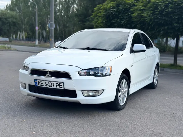 Mitsubishi Lancer - фото 5