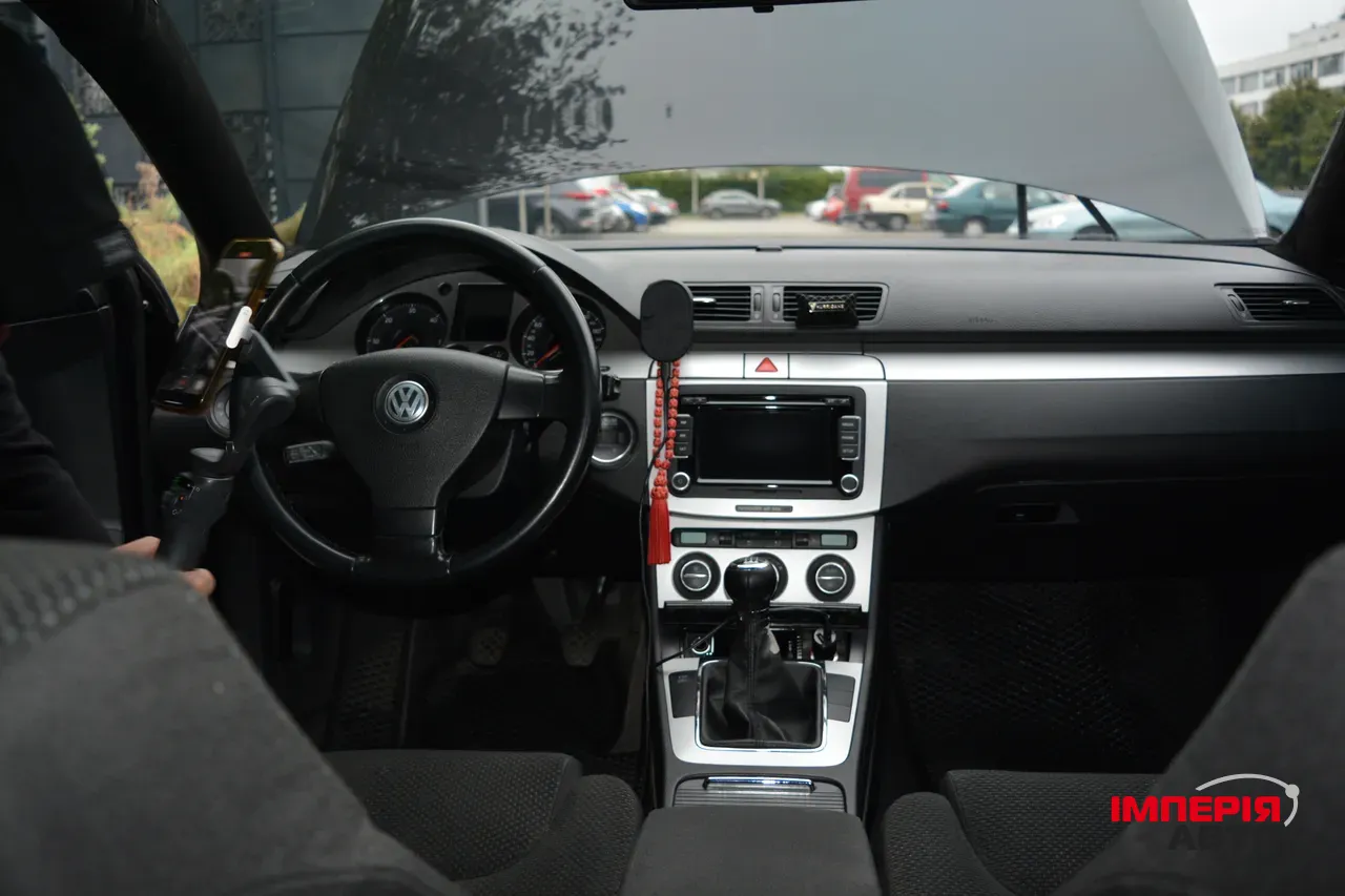 Volkswagen Passat - фото 6