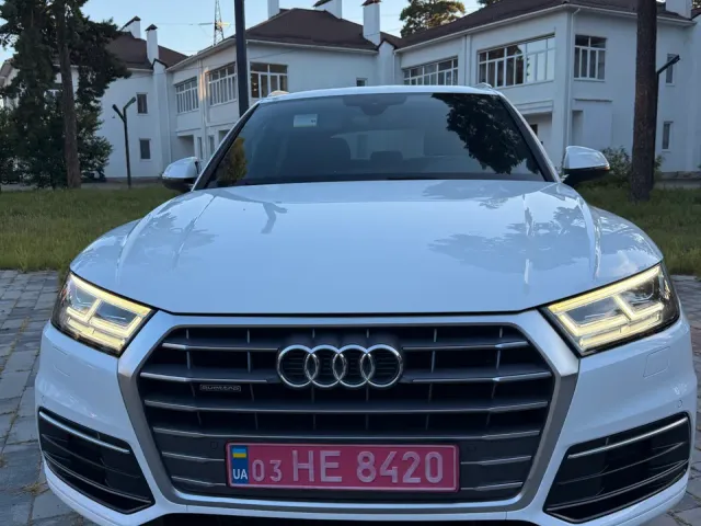 Audi Q5 - фото 1