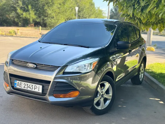 Ford Escape - фото 1