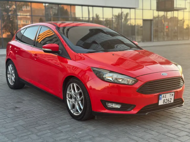 Ford Focus - фото 5