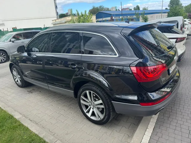 Audi Q7 - фото 5