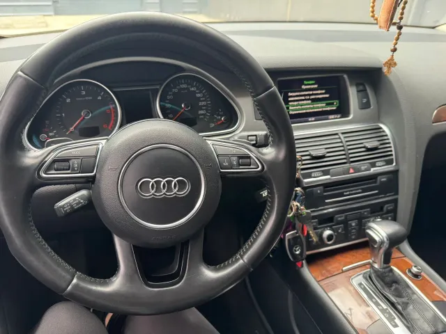 Audi Q7 - фото 2