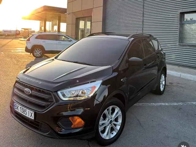 Ford Escape - фото 1