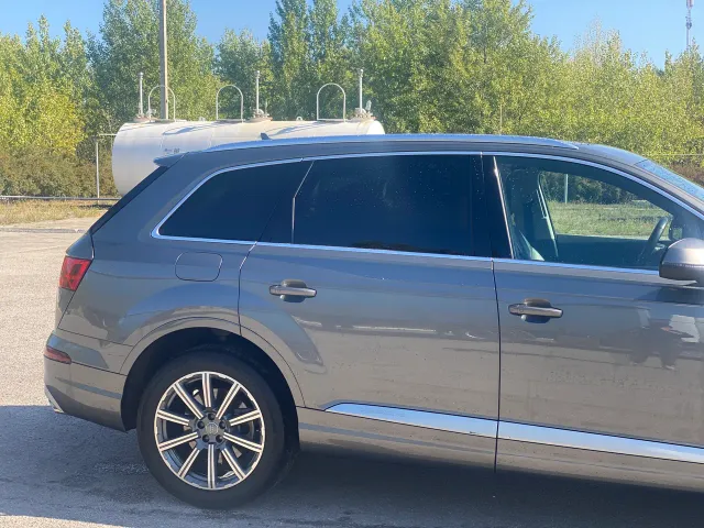 Audi Q7 - фото 4