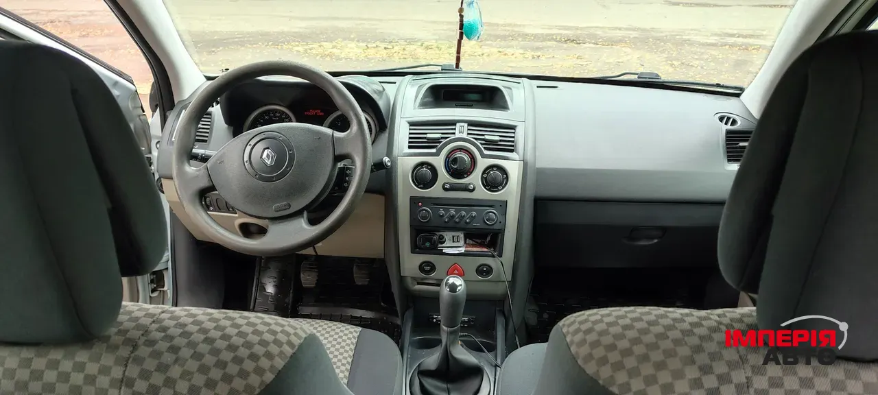 Renault Megane - фото 2