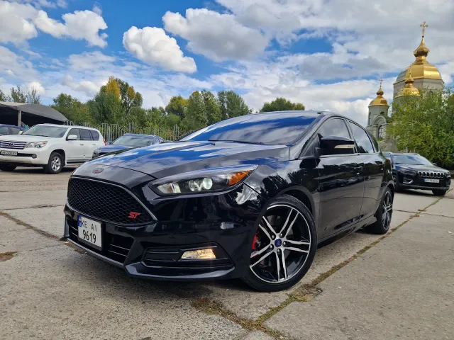Ford Focus ST - фото 1