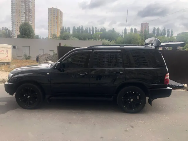 Toyota Land Cruiser - фото 1