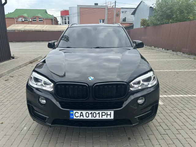 BMW X5 - фото 1