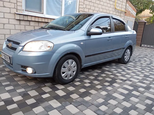 Chevrolet Aveo - фото 1