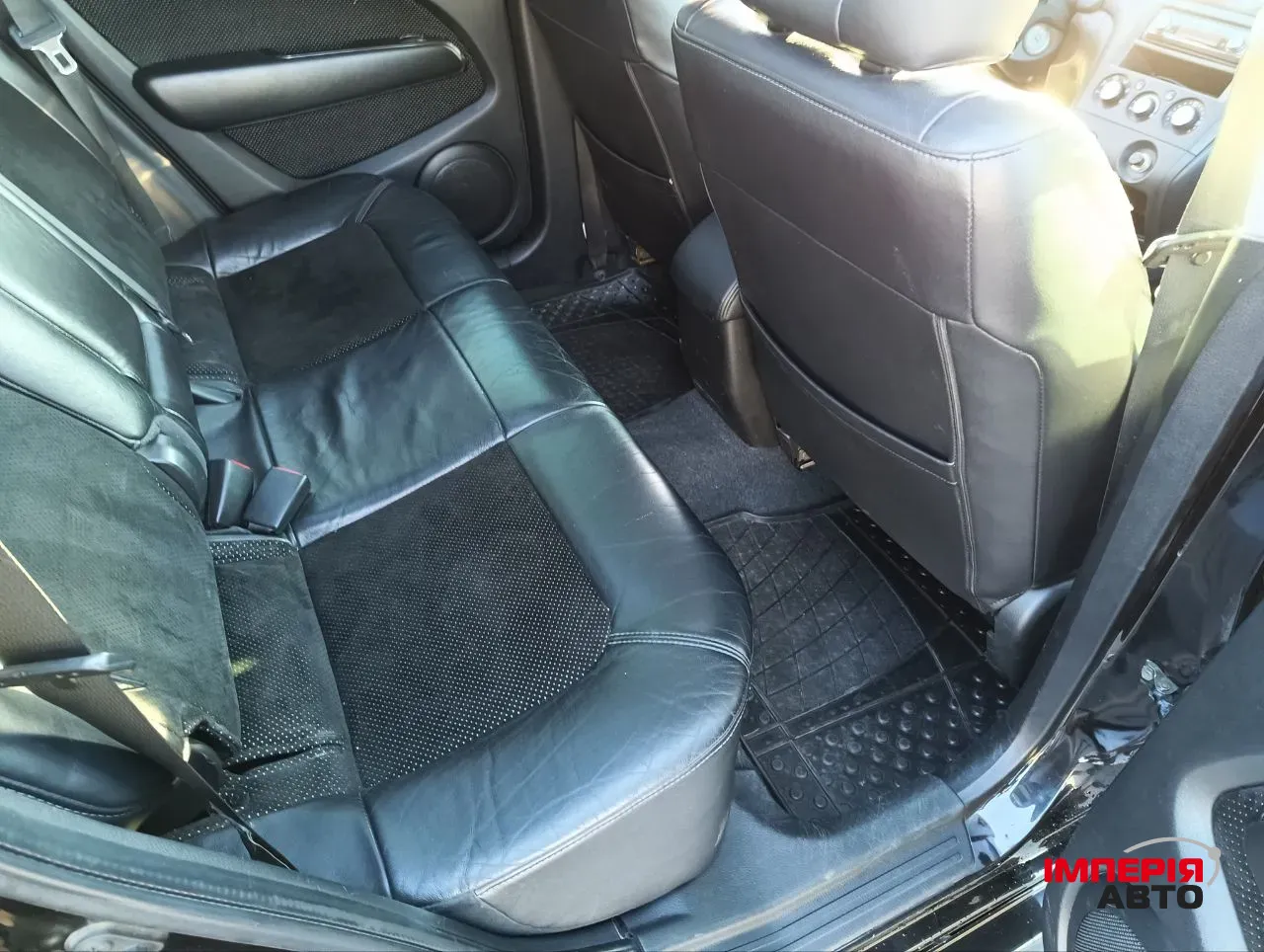 Mitsubishi Outlander - фото 11