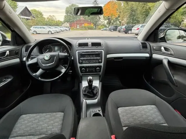 Skoda Octavia - фото 4