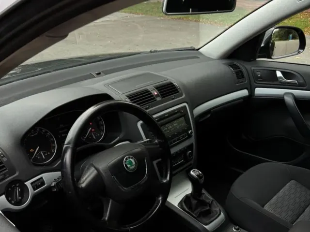 Skoda Octavia - фото 2