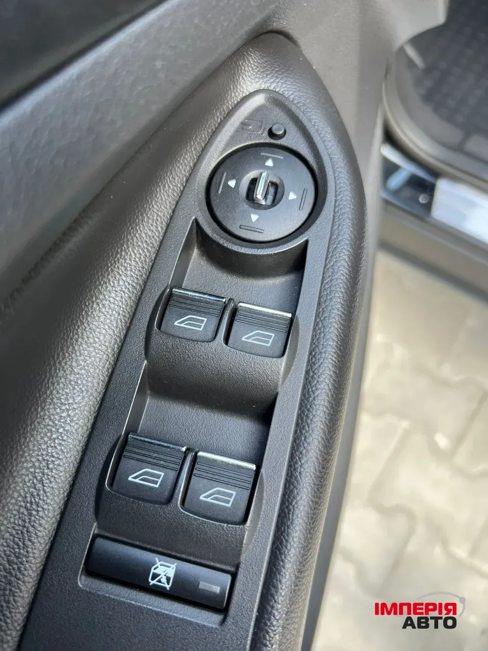 Ford Kuga - фото 22