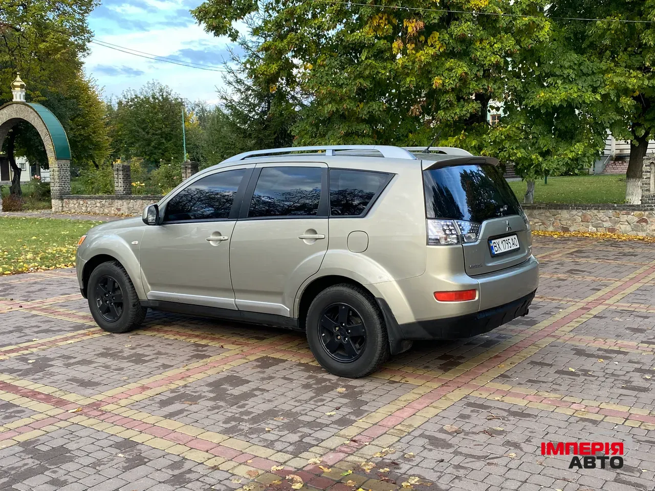 Mitsubishi Outlander - фото 3