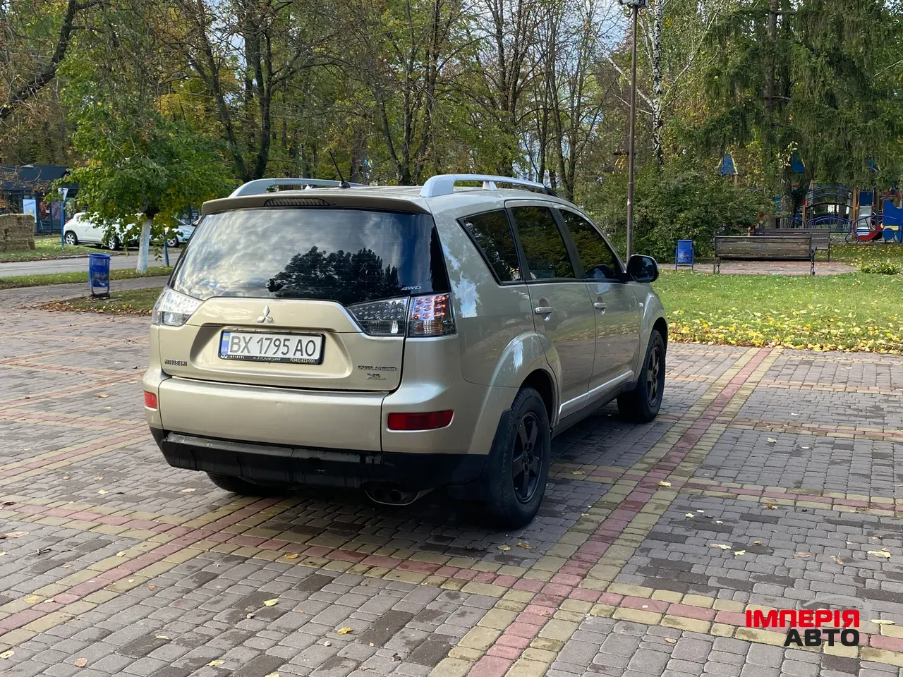 Mitsubishi Outlander - фото 8