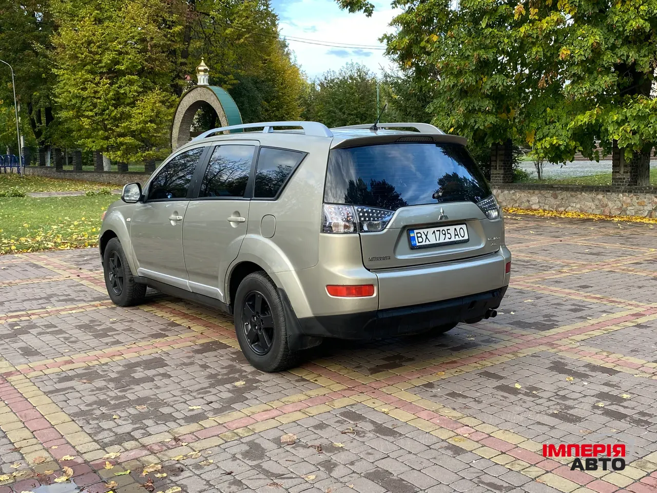 Mitsubishi Outlander - фото 2