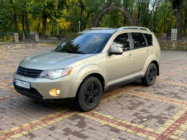 Mitsubishi Outlander - фото 5