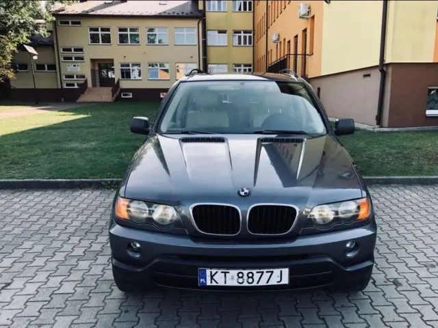 BMW X5 - фото 1