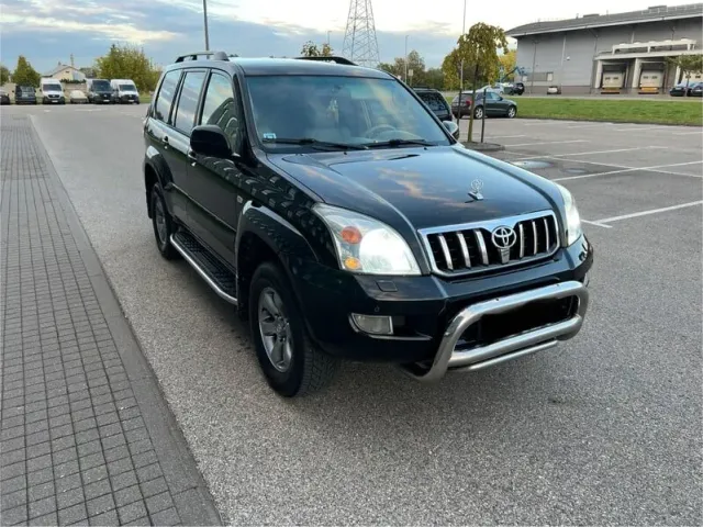 Toyota Land Cruiser Prado - фото 1
