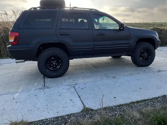 Jeep Grand Cherokee - фото 1