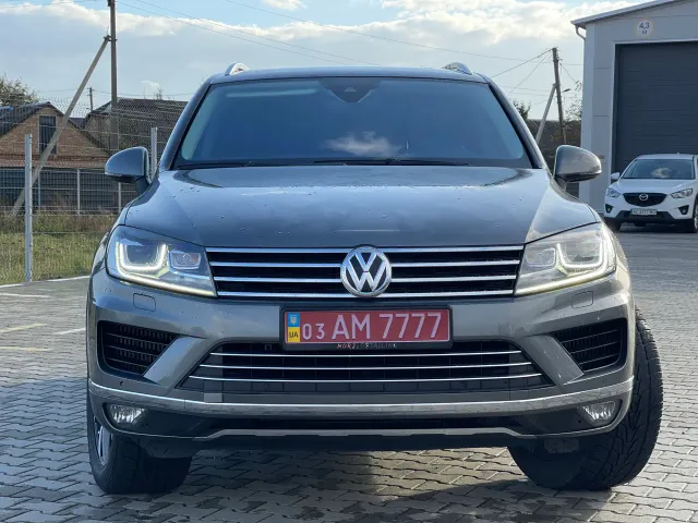 Volkswagen Touareg - фото 2