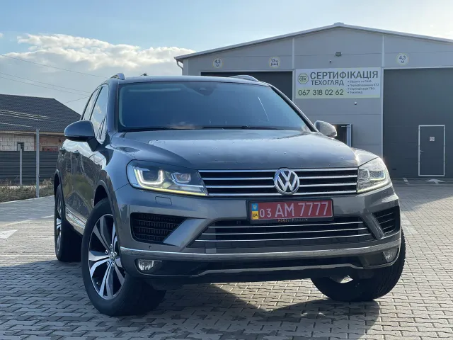 Volkswagen Touareg - фото 1