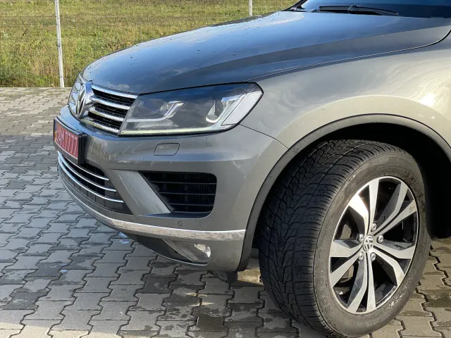 Volkswagen Touareg - фото 5