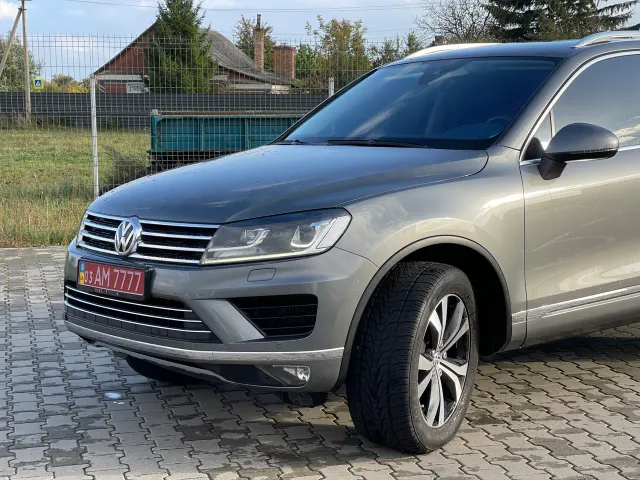 Volkswagen Touareg - фото 4