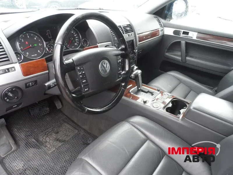 Volkswagen Touareg - фото 3