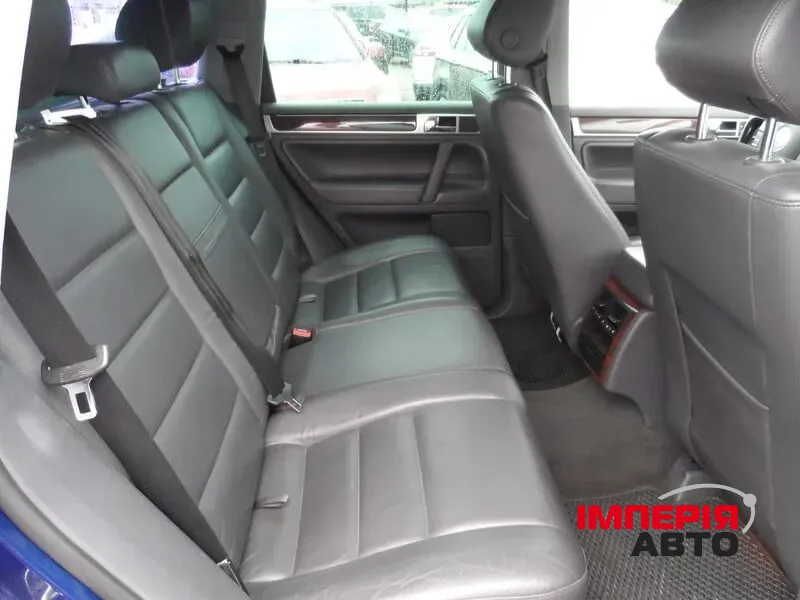 Volkswagen Touareg - фото 6