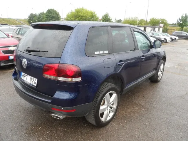 Volkswagen Touareg - фото 5