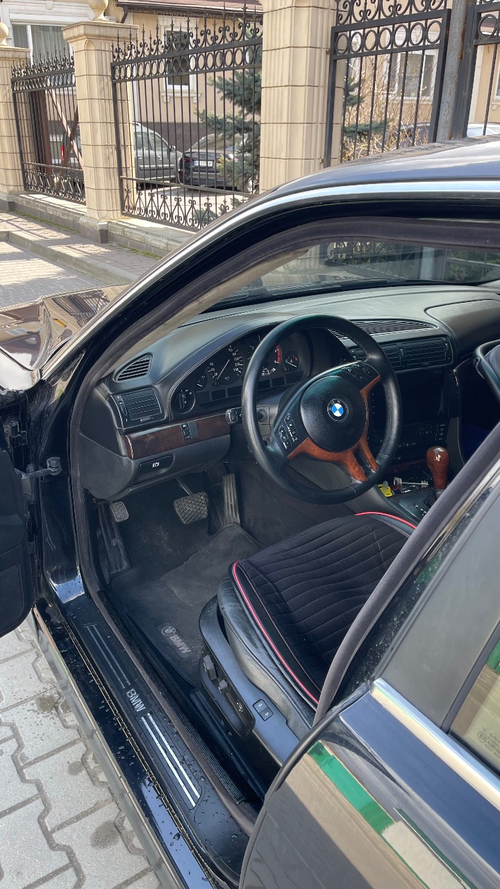 BMW 7 серії - фото 15