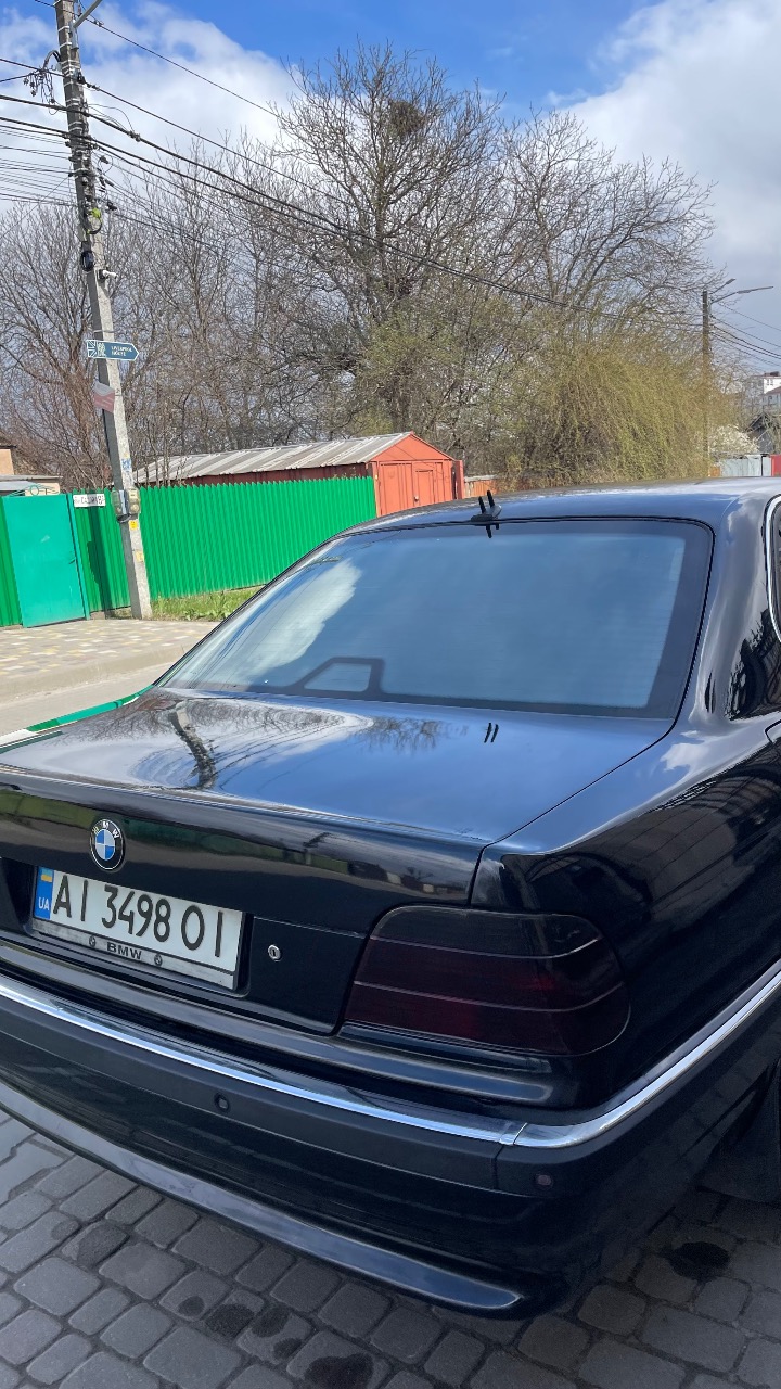 BMW 7 серії - фото 12